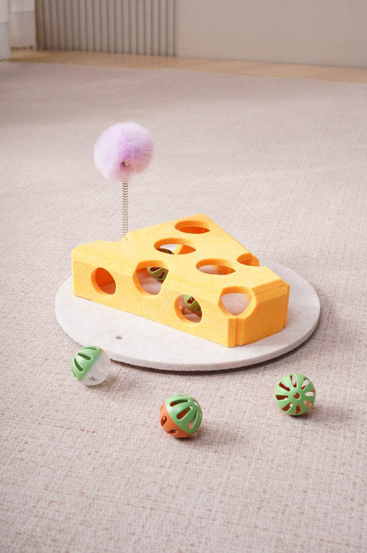 Cat Puzzle Toy With Ball And Spring-loaded Wand Felt Indoor Cat Toy Box Suction Cup Base Treat Puzzle Helps Cats Play Independently And Improves Their Intelligence.