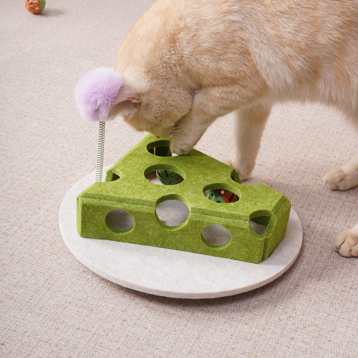 Cat Puzzle Toy With Ball And Spring-loaded Wand Felt Indoor Cat Toy Box Suction Cup Base Treat Puzzle Helps Cats Play Independently And Improves Their Intelligence.