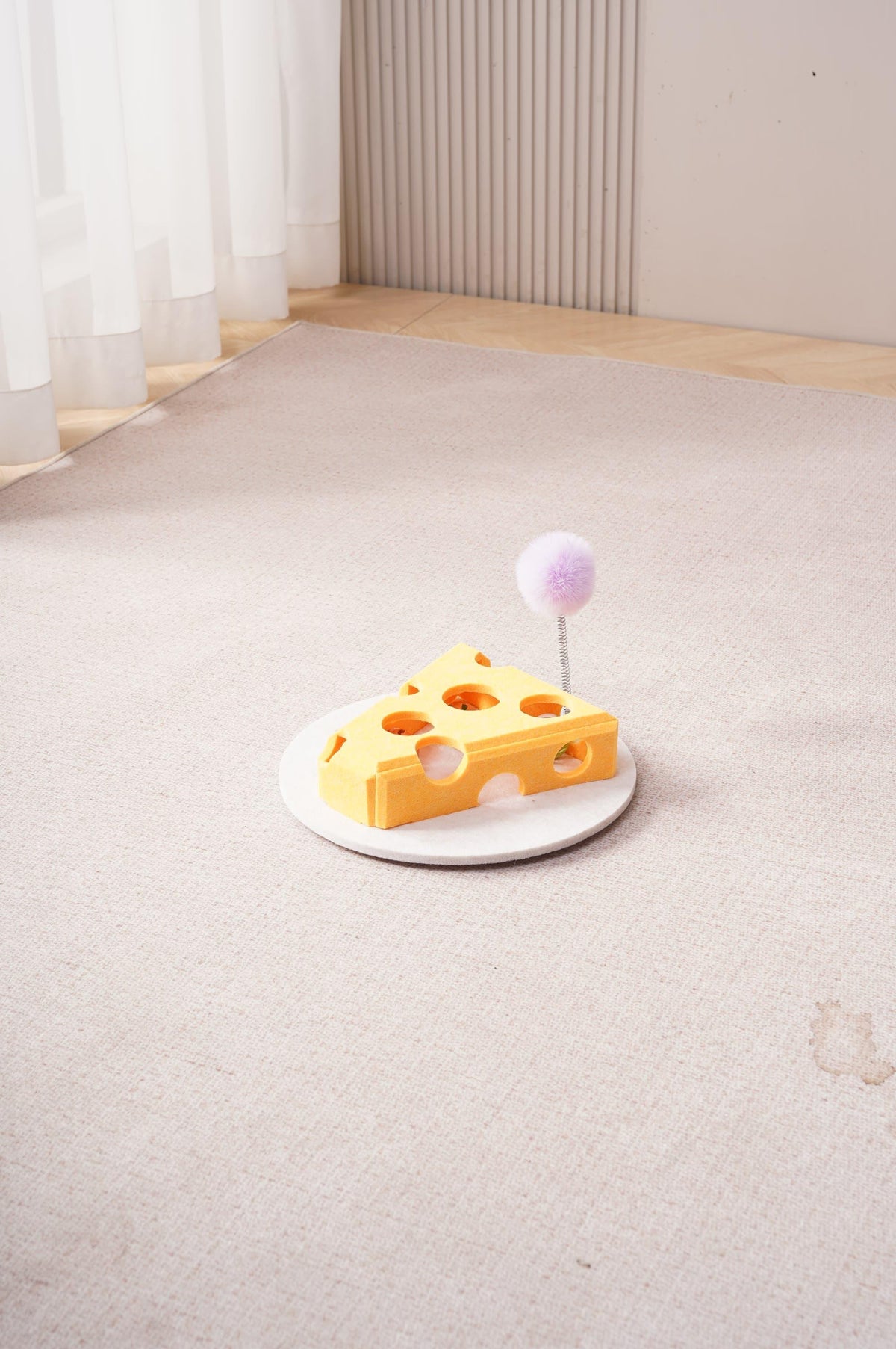 Cat Puzzle Toy With Ball And Spring-loaded Wand Felt Indoor Cat Toy Box Suction Cup Base Treat Puzzle Helps Cats Play Independently And Improves Their Intelligence.