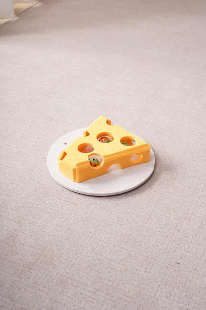 Cat Puzzle Toy With Ball And Spring-loaded Wand Felt Indoor Cat Toy Box Suction Cup Base Treat Puzzle Helps Cats Play Independently And Improves Their Intelligence.